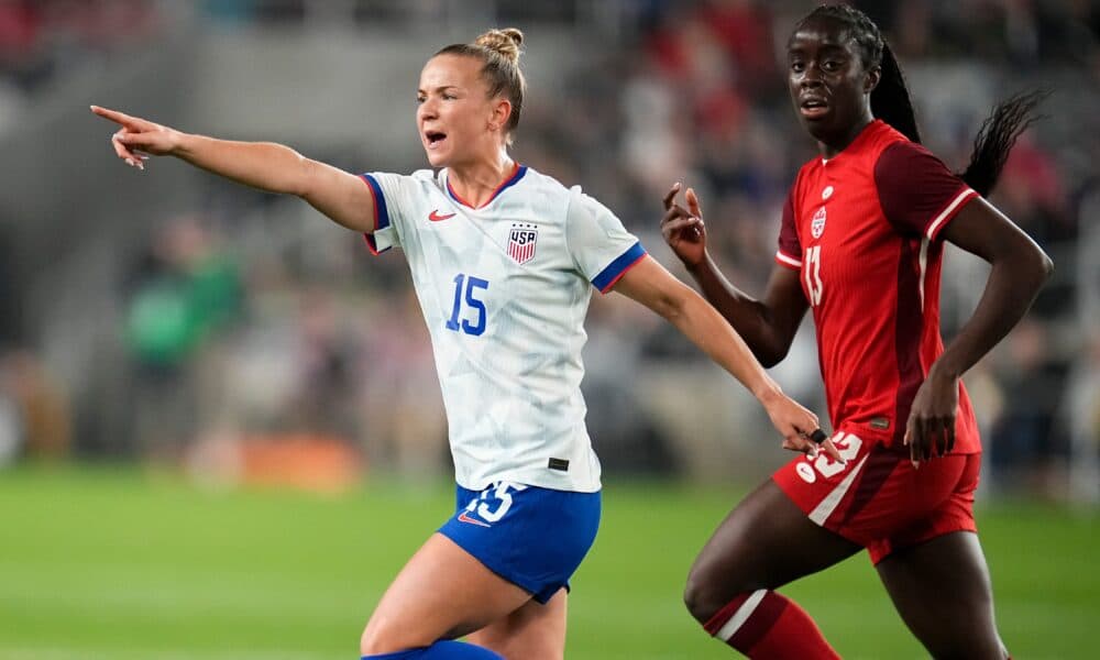 Claire Hutton signs five-year deal with Bay FC