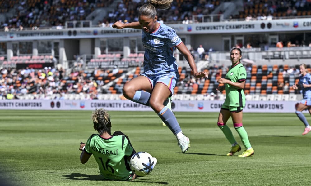 Houston attack dominates Boston