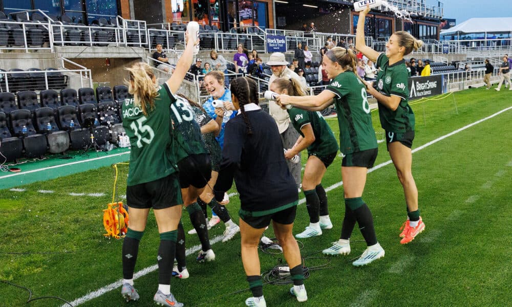 Louisville upsets Thorns 3-1 with late-game surge