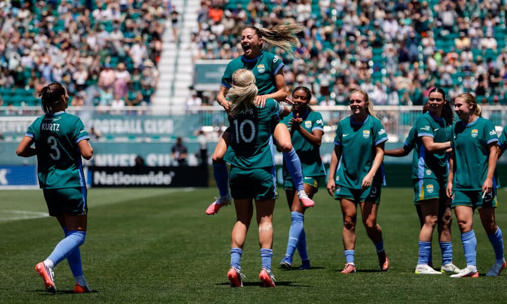 Heaps makes Denver debut in comeback win over Portland