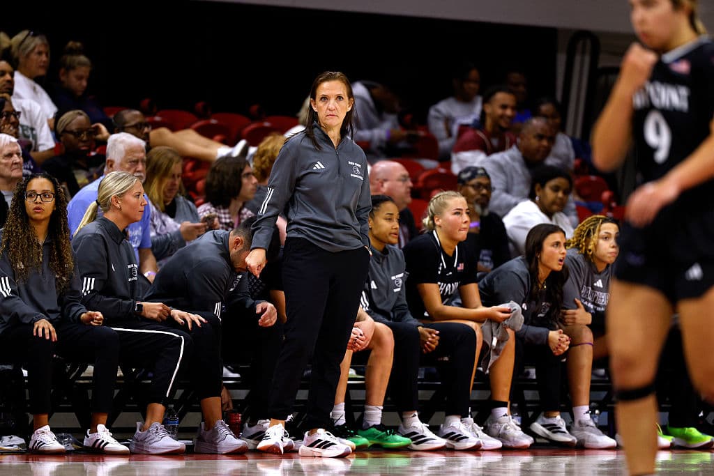No. 15 High Point Basketball Tips Off Women’s March Madness Against No. 2 Vanderbilt