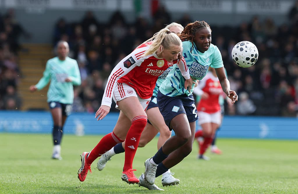 Arsenal Strengthens 2026/27 Champions League Positioning with 2-0 WSL Victory