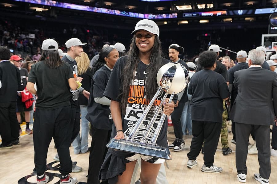 Las Vegas Aces Sign Jackie Young to 1st-ever Million-Dollar WNBA Contract
