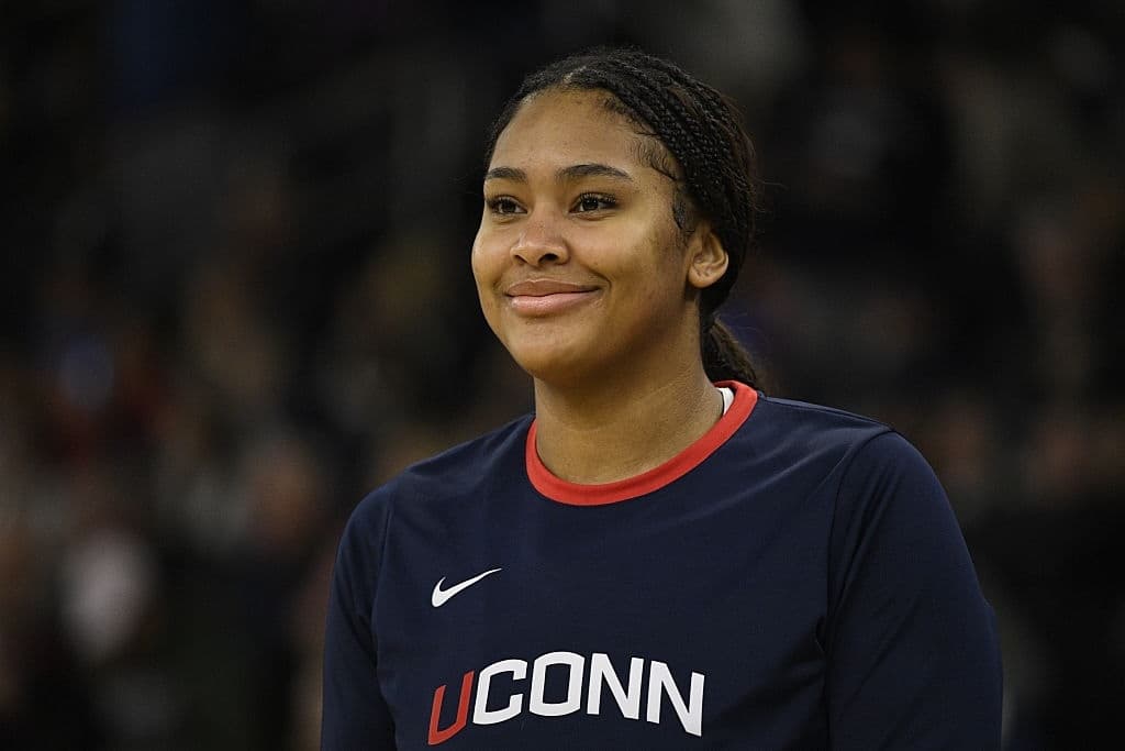 UConn’s Sarah Strong Sweeps 2026 Player of the Year Honors, Hidalgo Wins Defensive Award