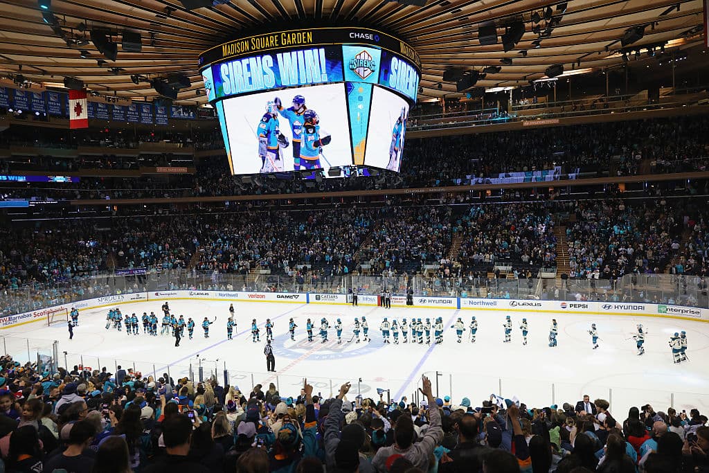 New York Sirens Make PWHL History with Record Madison Square Garden Crowd