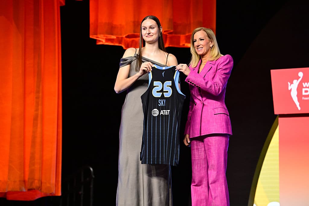 Chicago Sky 1st-Round Draft Pick Ajša Sivka Signs with Kentucky