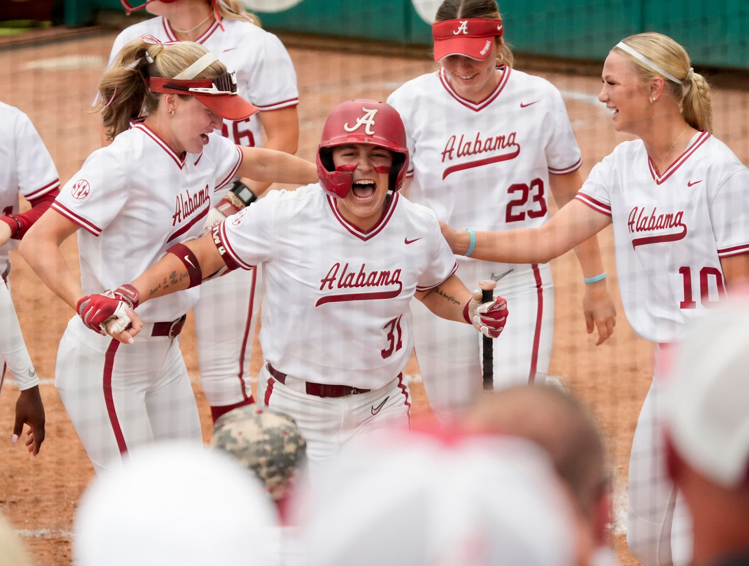 Alabama Blasts 4 Home Runs in SEC Softball Tournament Win Over Arkansas