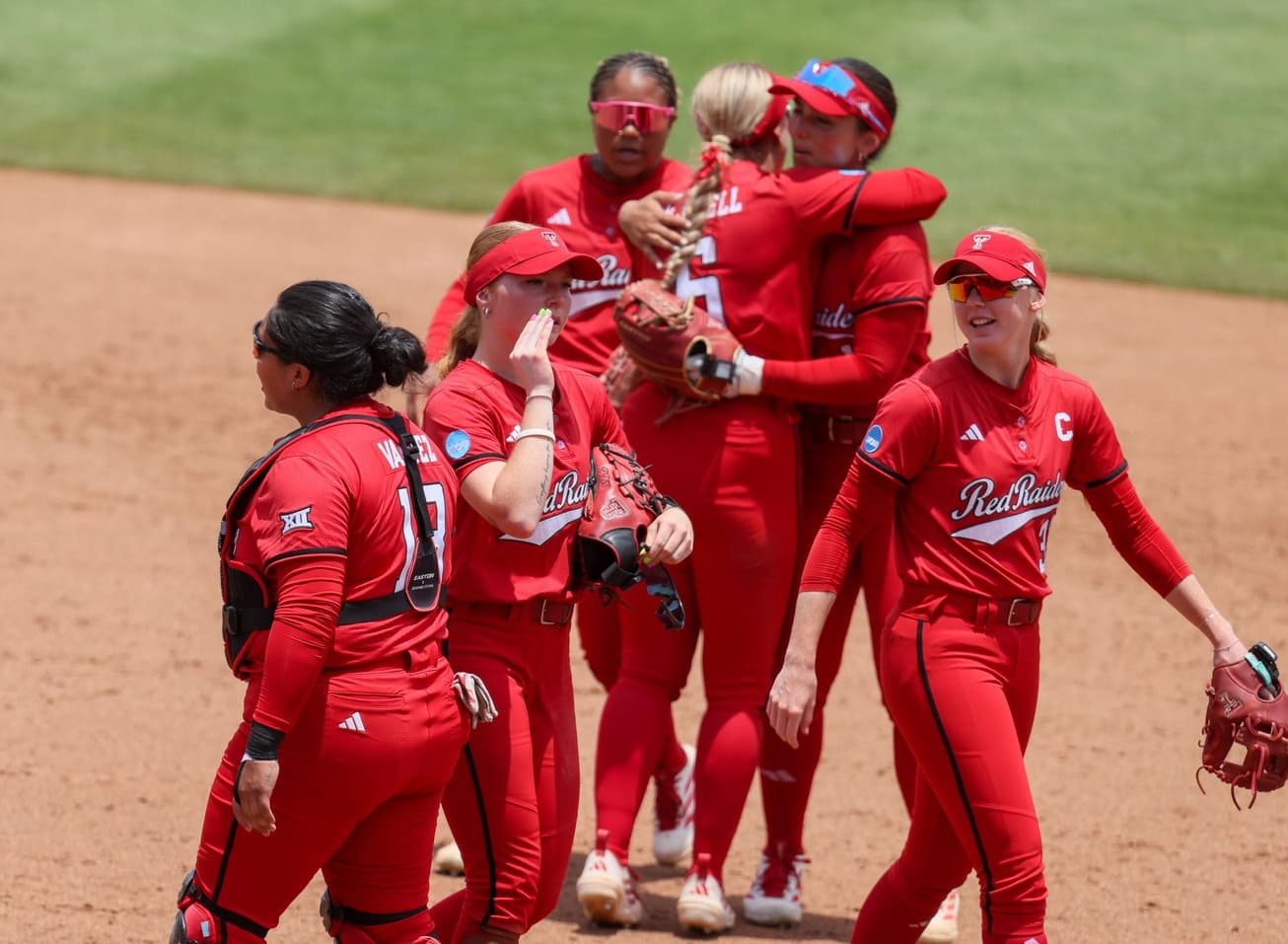 Texas Tech Wins NCAA Softball Super Regionals Game 1 Over Florida