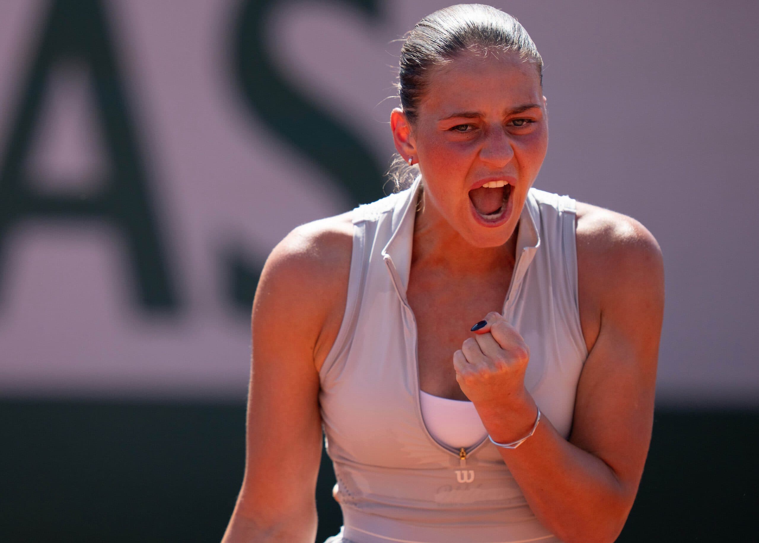 Ukraine’s Marta Kostyuk Cruises Through French Open Despite Missile Strike Scare