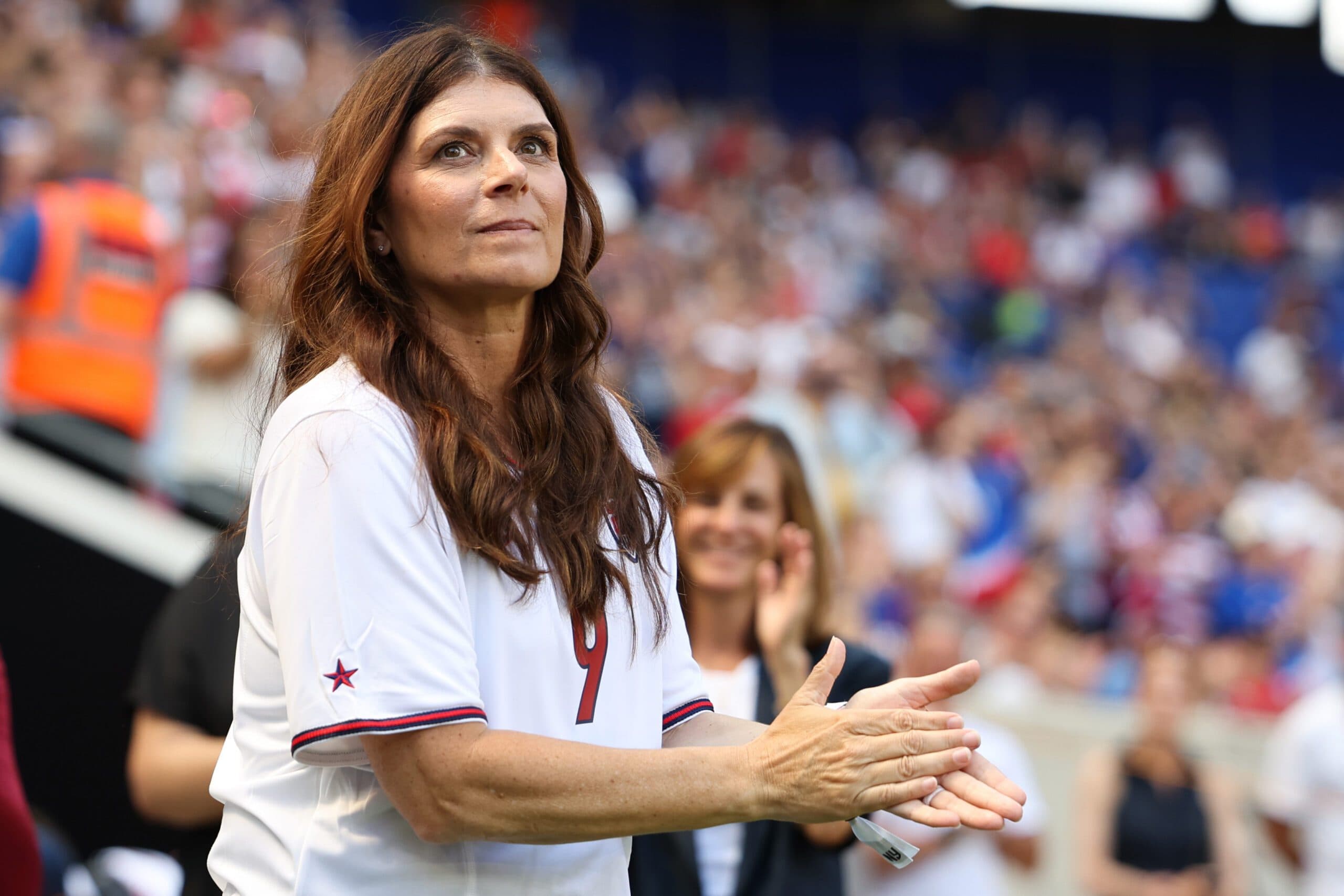 Mia Hamm Says She’s ‘Not a Fan’ of 2026 World Cup Hydration Breaks