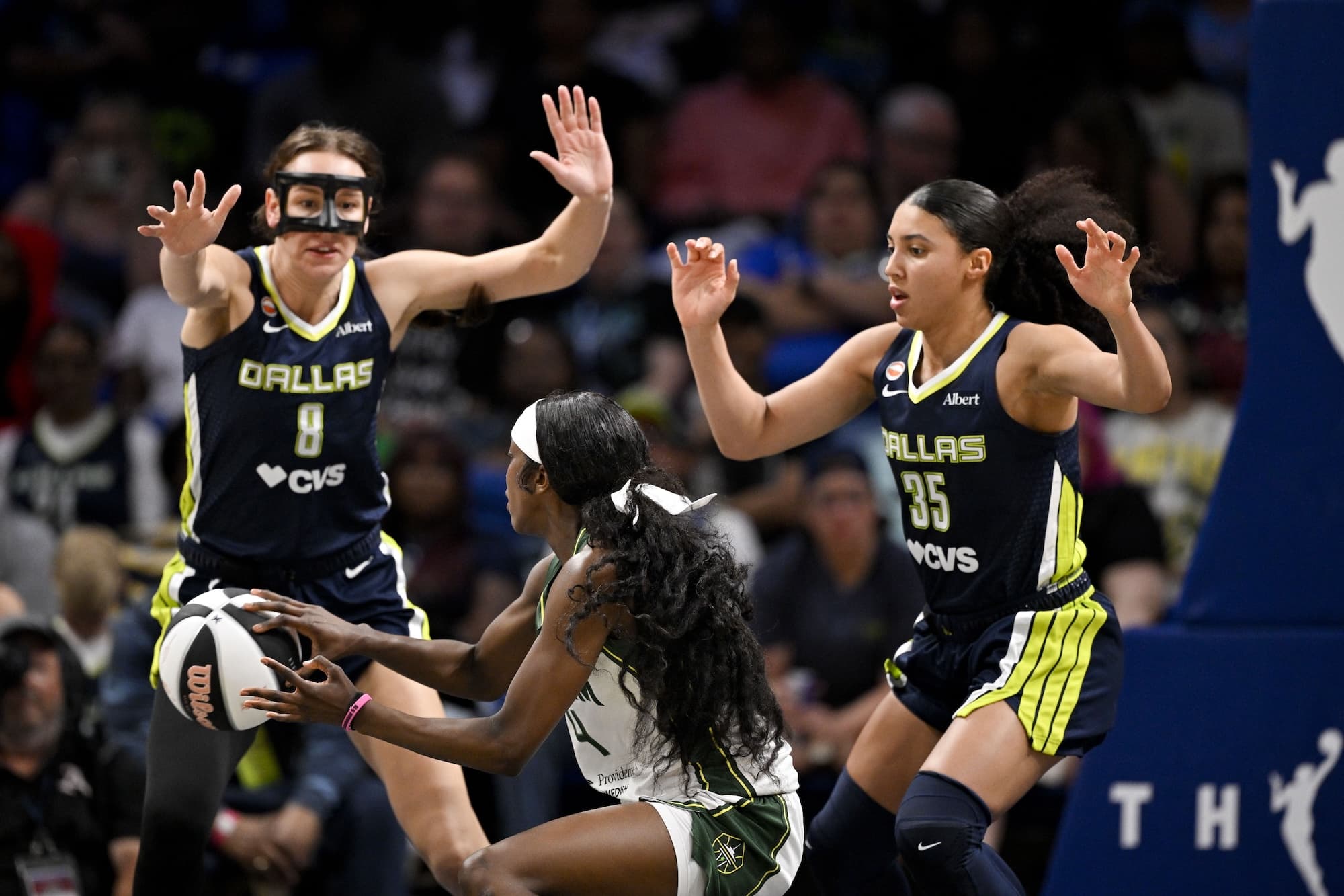 Star WNBA Rookie Azzi Fudd, Flau’jae Johnson Join Offseason Leagues