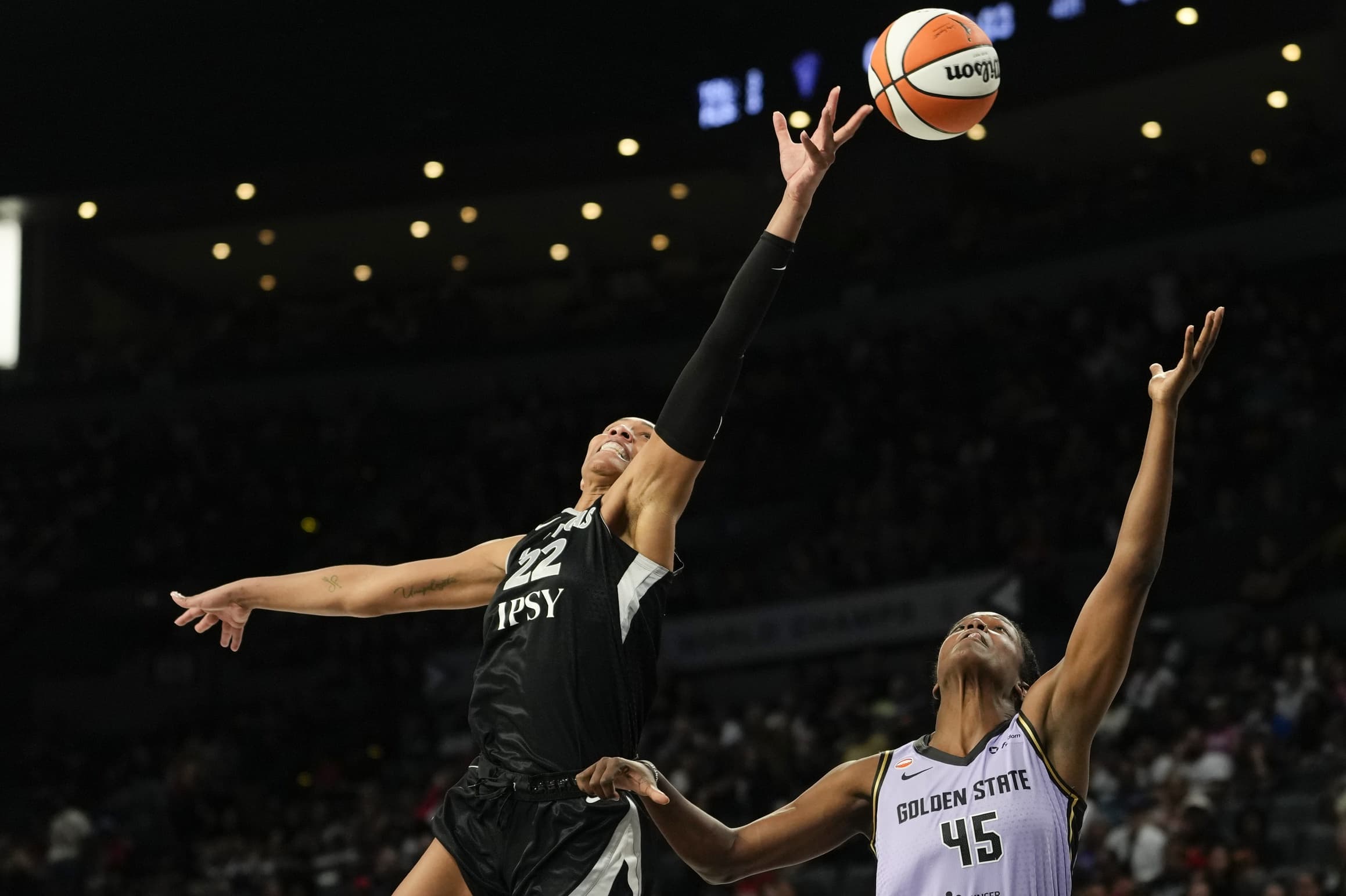 Jackie Young, A’ja Wilson Power Las Vegas Aces Past Golden State Valkyries