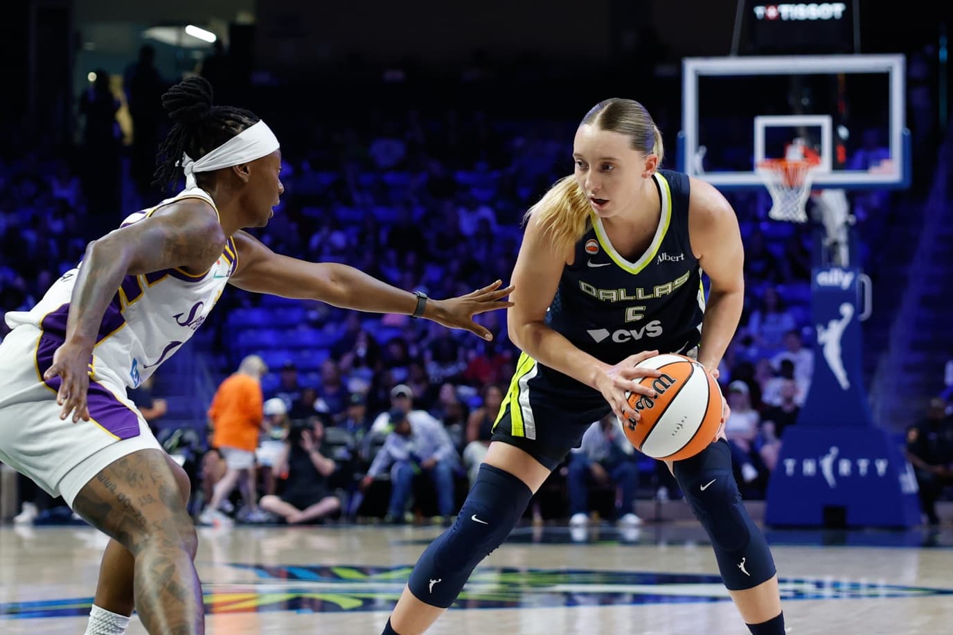 Paige Bueckers Suffers Head Injury as Wings Tie Franchise Record