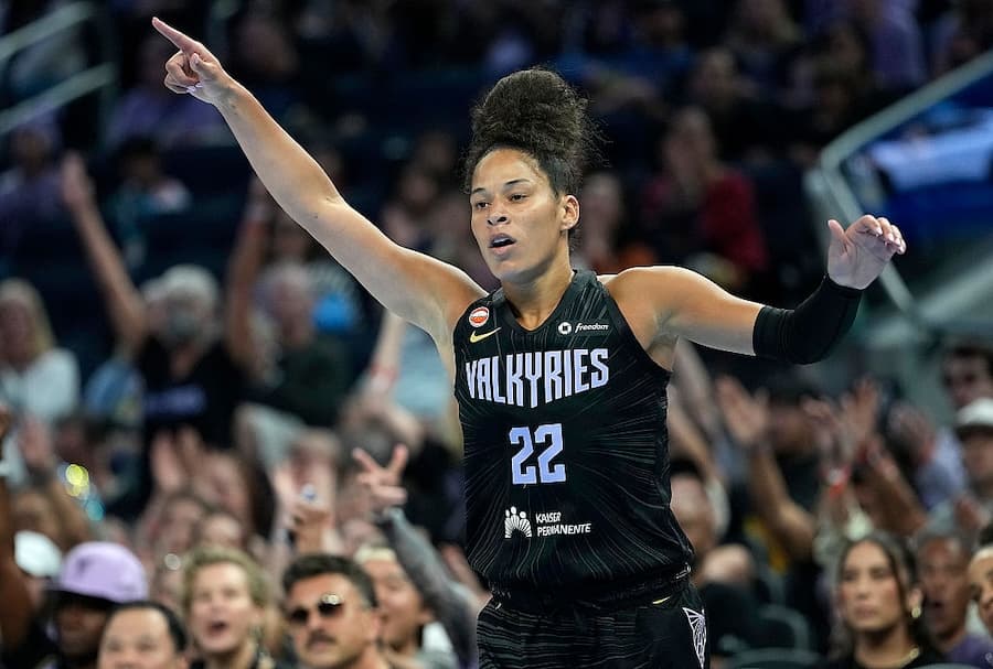 Golden State Hosts Toronto in Regular-Season Series Finale