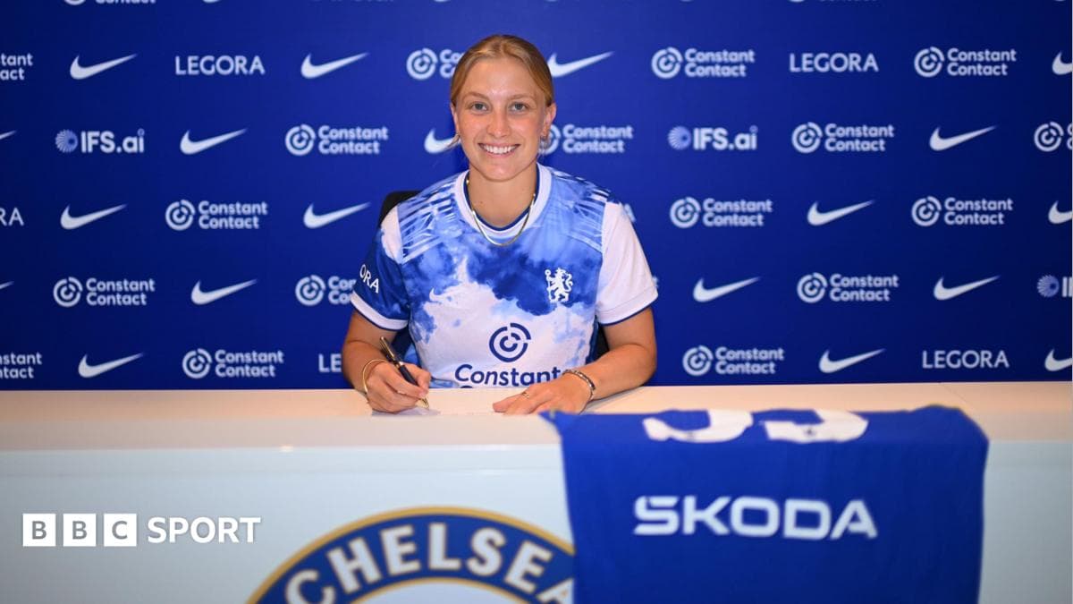 Beever-Jones signs new contract until 2030 with Chelsea